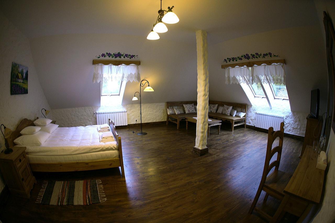 Lipowy Gosciniec Aparthotel Otwock Maly Room photo