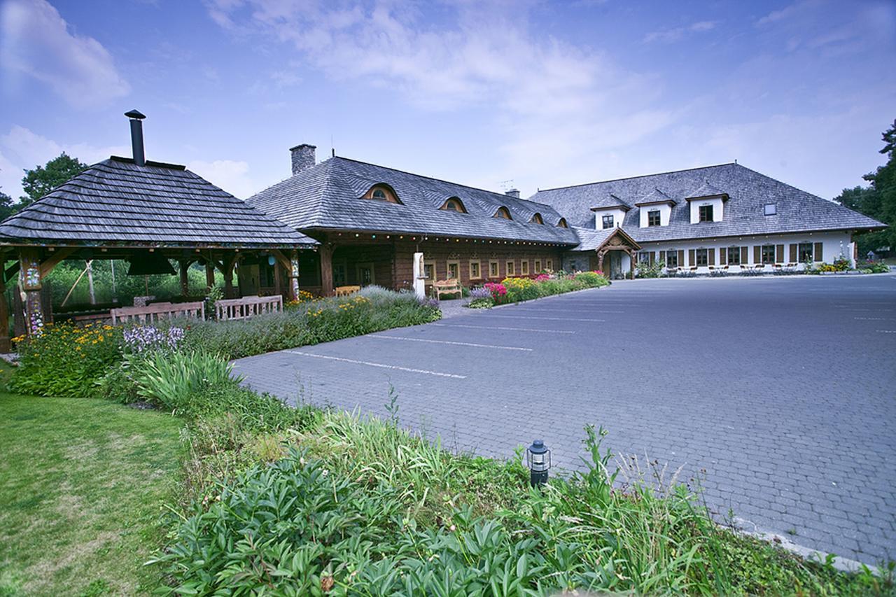Lipowy Gosciniec Aparthotel Otwock Maly Exterior photo